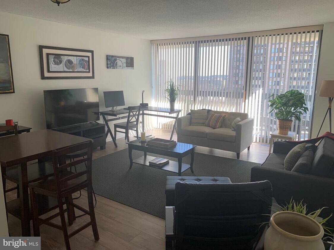 Foto del edificio - 5505 Seminary Rd