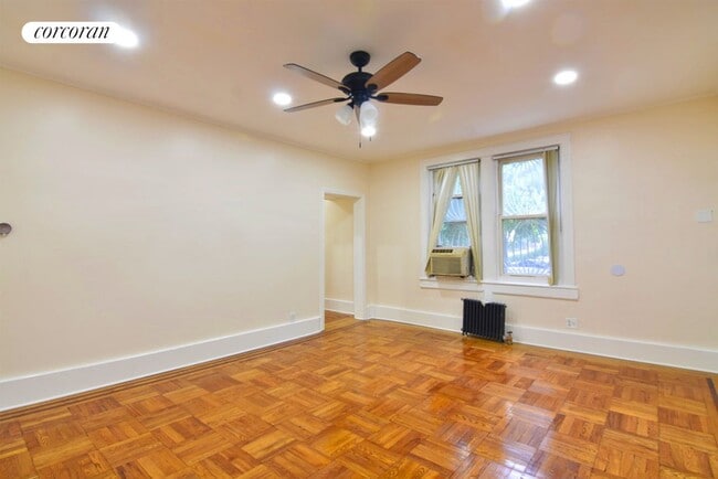 Foto del edificio - 725 Ocean Pkwy