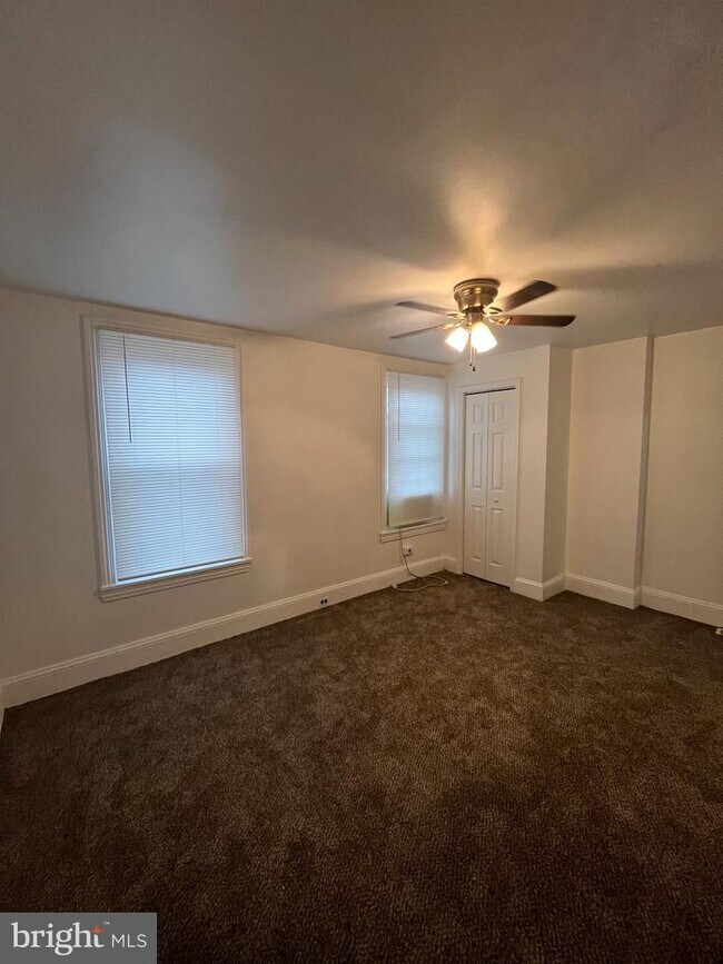 Foto del edificio - 245 W Coulter St