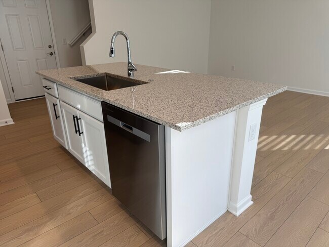 Foto del edificio - 5888 Butterfield Ct