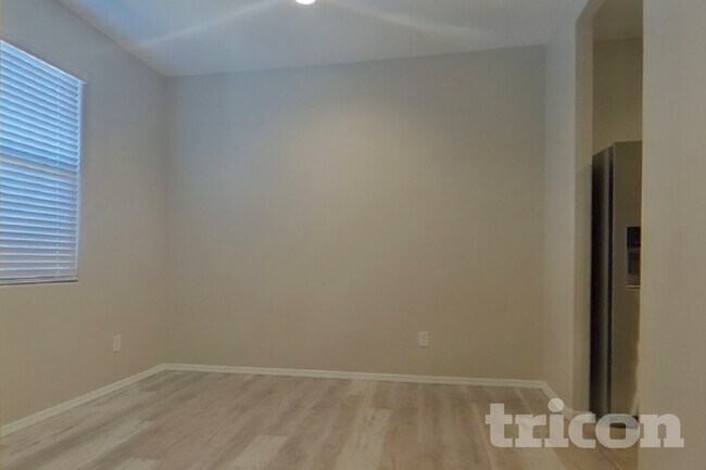 Foto del edificio - 31062 W Mulberry Dr
