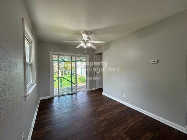 Building Photo - 7040 Ridgeland Ave