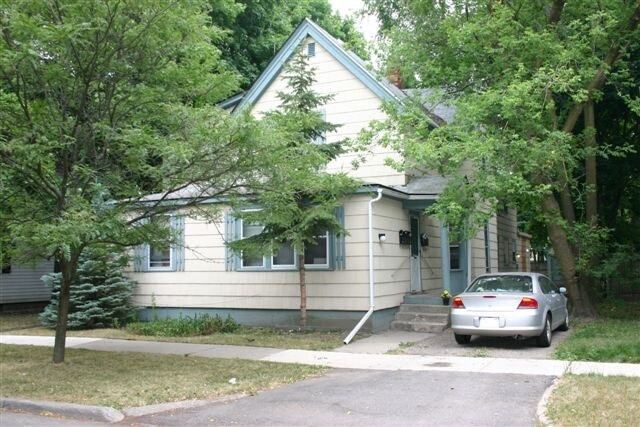 Building Photo - 957 Sheridan St