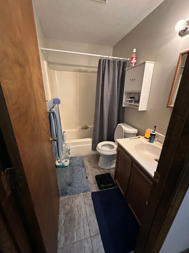 Foto del edificio - Radford Townhome 2 Bedroom, 1 Bathroom Ava...