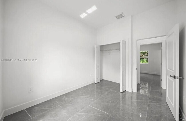 Foto del edificio - 134 Fox Ave