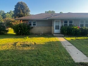 Building Photo - 1406 Kenton St