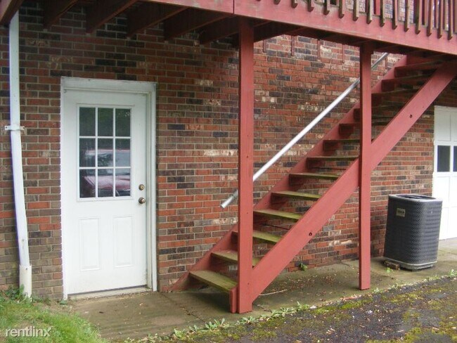 Building Photo - 2738 Darlington Rd