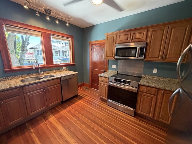 Building Photo - 12-14-14 Warwick Rd
