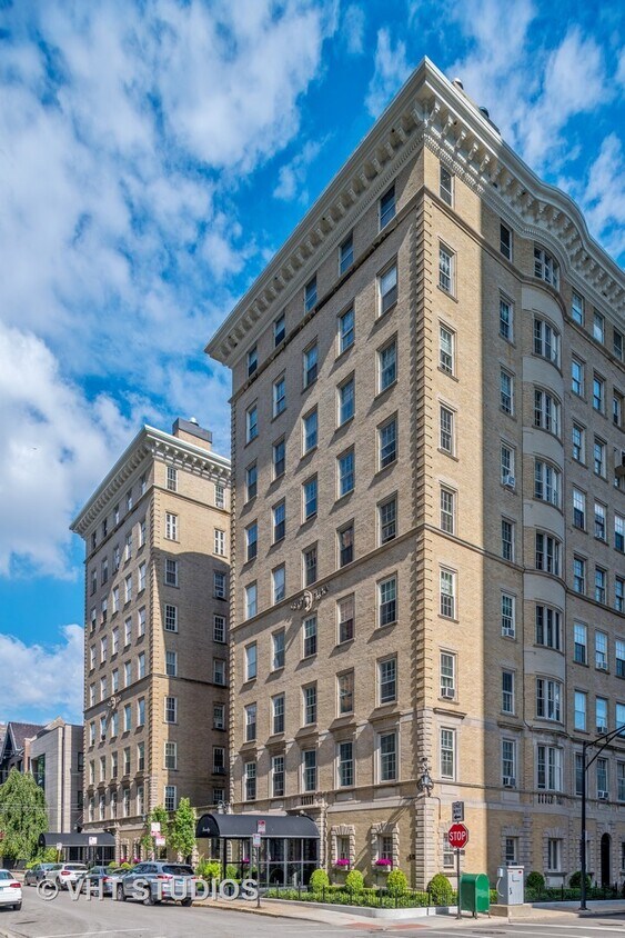 Foto principal - 70 E Scott St