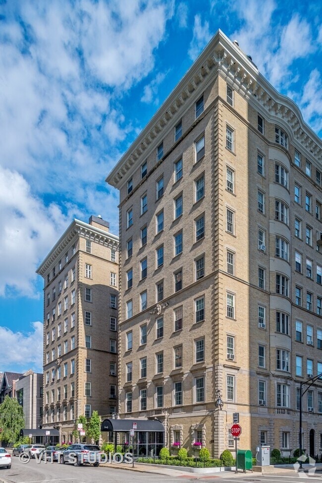 Building Photo - 70 E Scott St