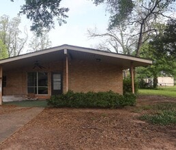 Building Photo - 5006 Sarah St