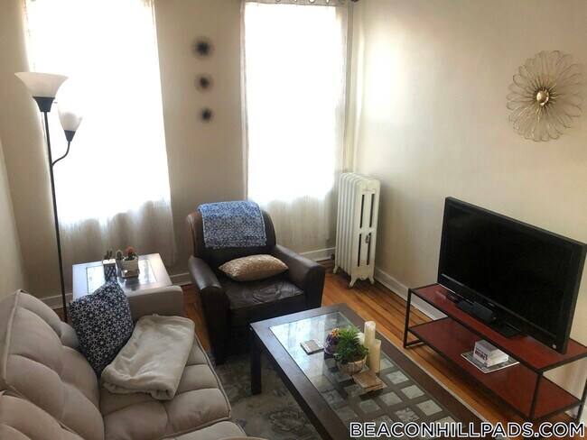 Building Photo - 70 Joy St