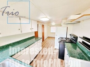 Building Photo - 1673 Riverview St