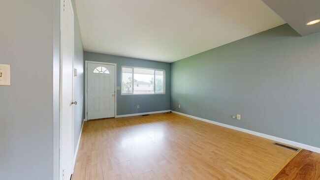 Foto del edificio - Ranch with garage now Available