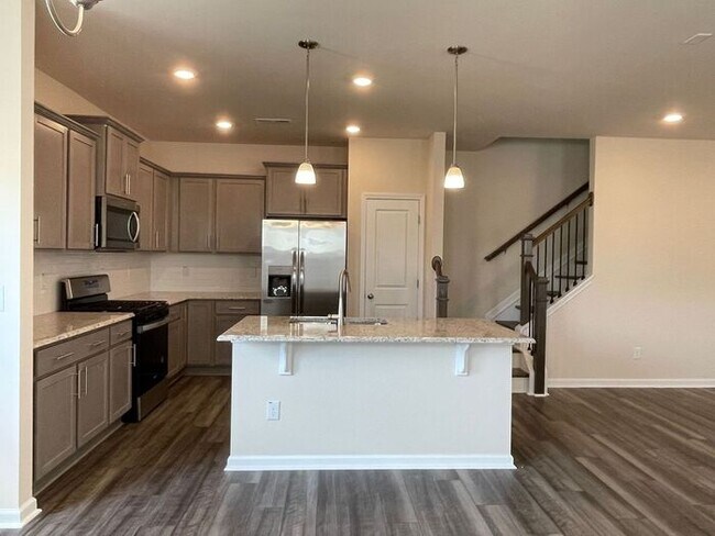 Foto del edificio - TH, Brand New Construction! Spacious Open ...