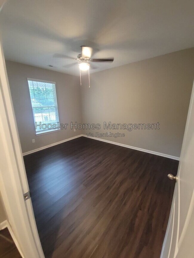 Foto del edificio - 5636 Brownstone Dr