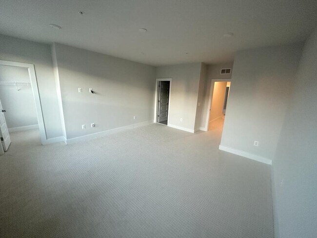 Foto del edificio - 577 Hazelnut Branch Pl