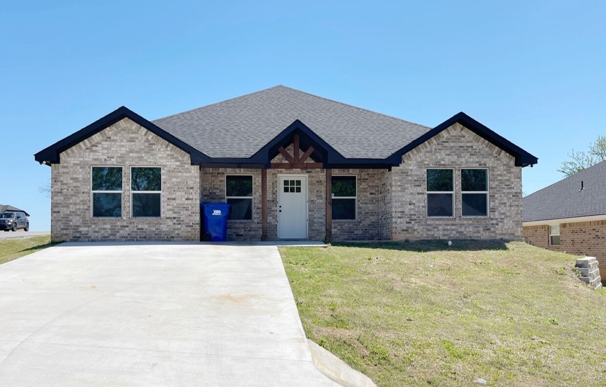 122 Watch Hl Dr, Silo, OK 74701 House Rental in Silo, OK