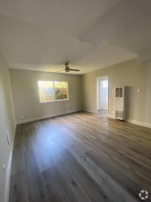 Building Photo - 3800 W 27th St