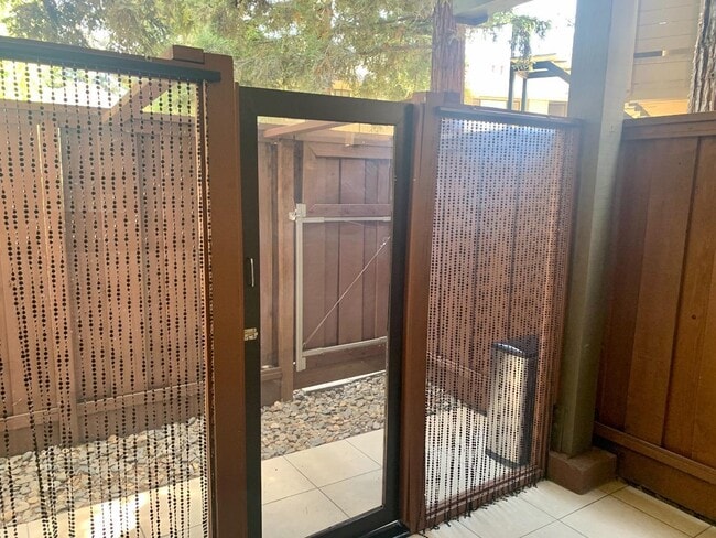 Building Photo - 5412 Makati Cir