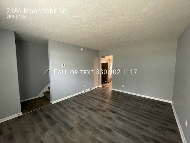 Building Photo - Two bedroom one bathroom townhouse for rent