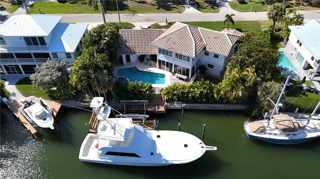 Foto del edificio - 1748 Jewel Box Dr