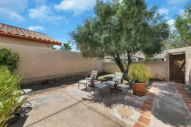 Building Photo - 53854 Avenida Juarez