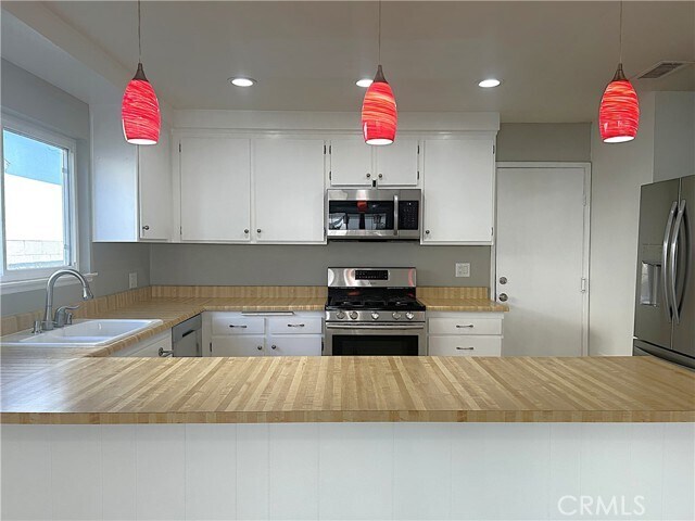 Foto del edificio - 15712 Rolling Ridge Dr