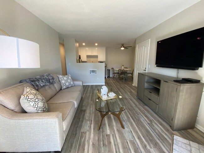 Foto del edificio - 1810 S El Camino Real