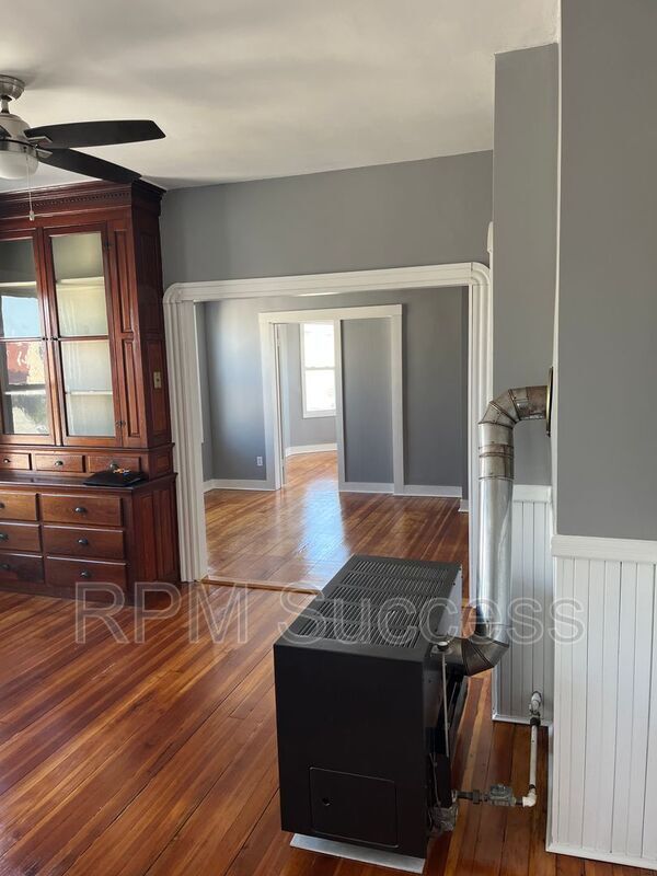 Foto del edificio - 219-221 Ashley Blvd