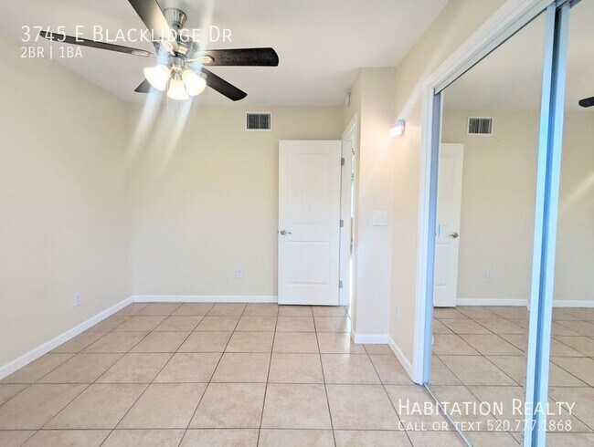 Building Photo - 3745 E Blacklidge Dr