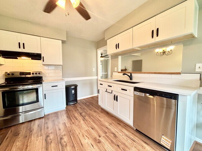 Foto del edificio - Gorgeous 3 Bedroom Home In Virginia Beach