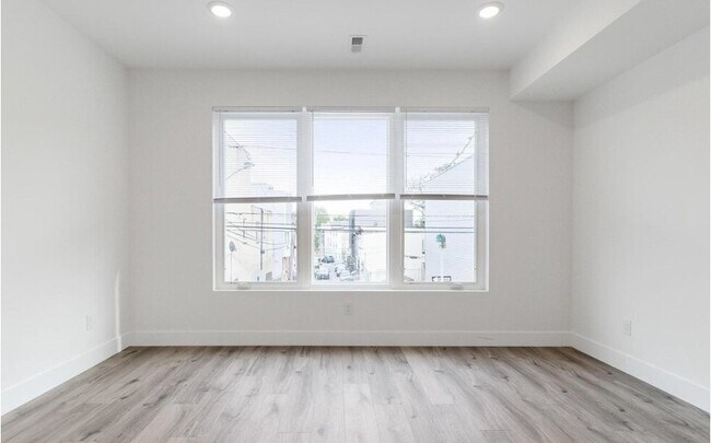 Foto del edificio - 2429 W Thompson St