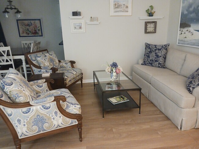 Foto del edificio - 7153 W Country Club Dr N