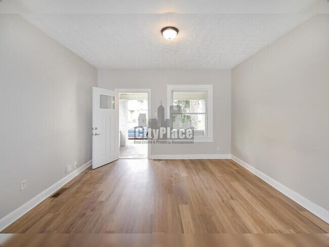 Building Photo - 608 N Oakland Ave