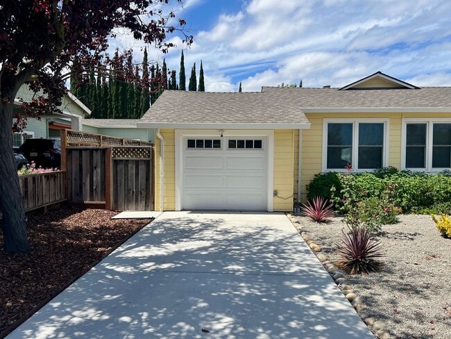 Building Photo - 1159 Salerno Dr