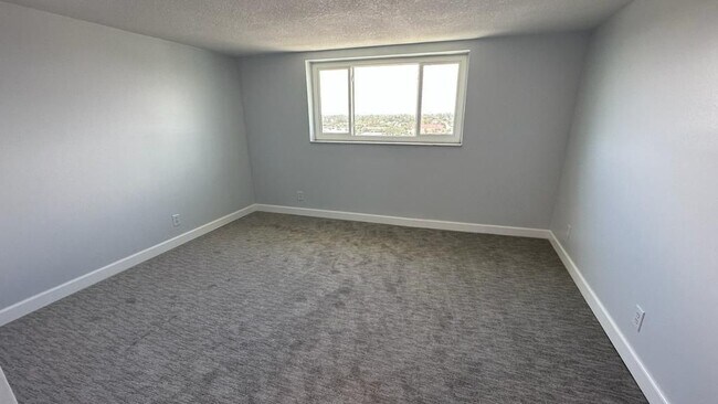 Building Photo - 1601 Ocean Dr S