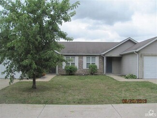 Building Photo - 2809 Plaza Ln