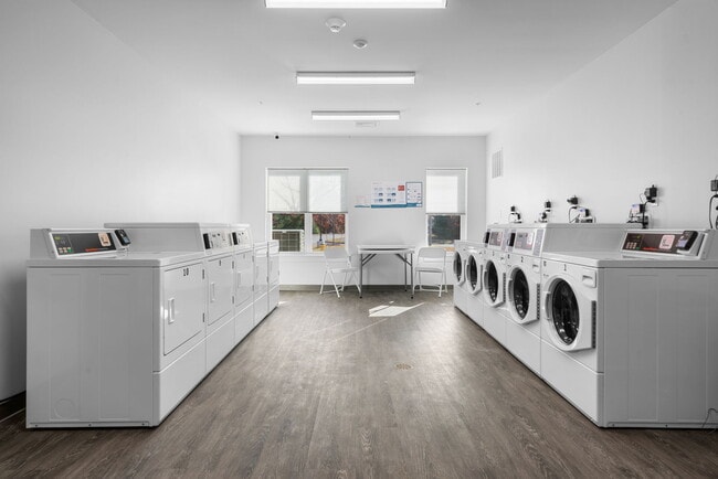 Foto del edificio - Pembroke Road Apartments