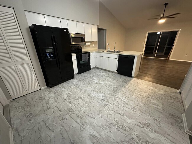 Cocina - 7393 Landmark Dr