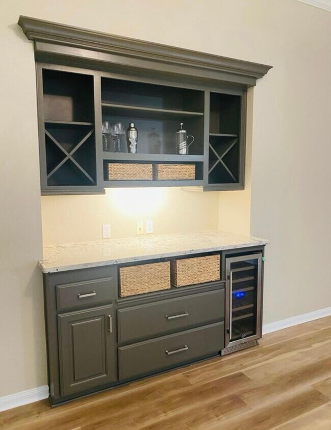 Foto del edificio - 3816 Whispering Oaks