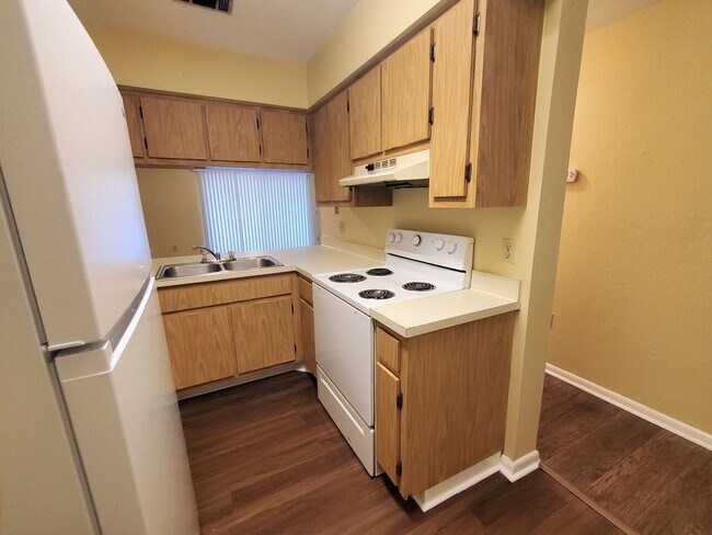 Building Photo - 2635 SW 35th Pl