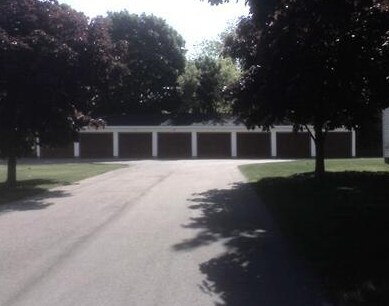 Foto del edificio - 329 Warner Rd