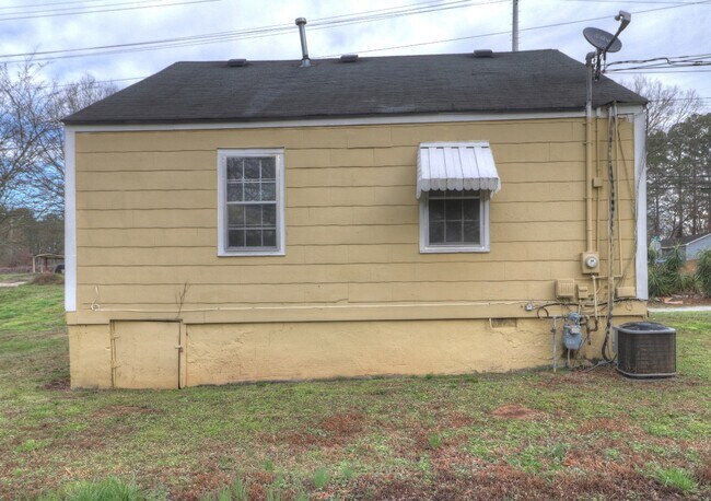 Building Photo - 7107 Geiger St NW