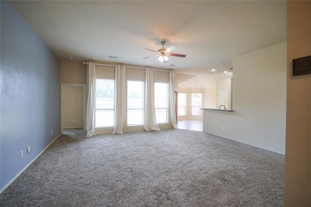 Building Photo - 2101 Oakridge Dr