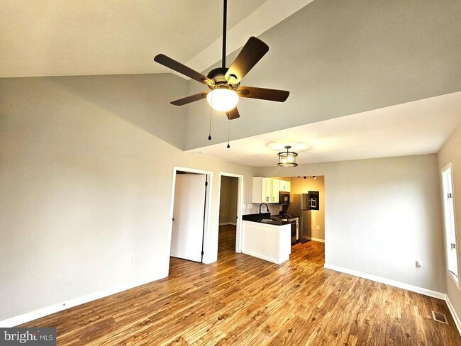 Building Photo - 207 Monticello Ave