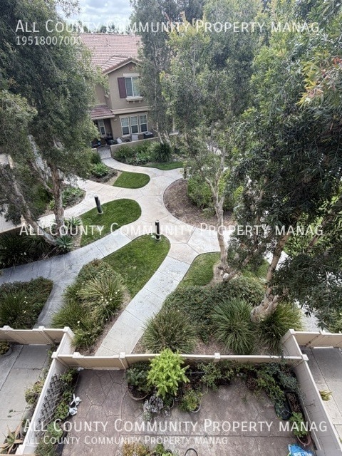 Building Photo - 315 W Linden Dr