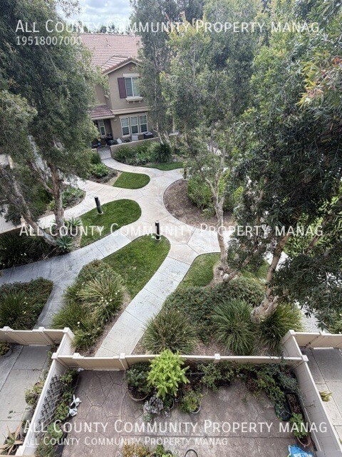 Foto del edificio - 315 W Linden Dr