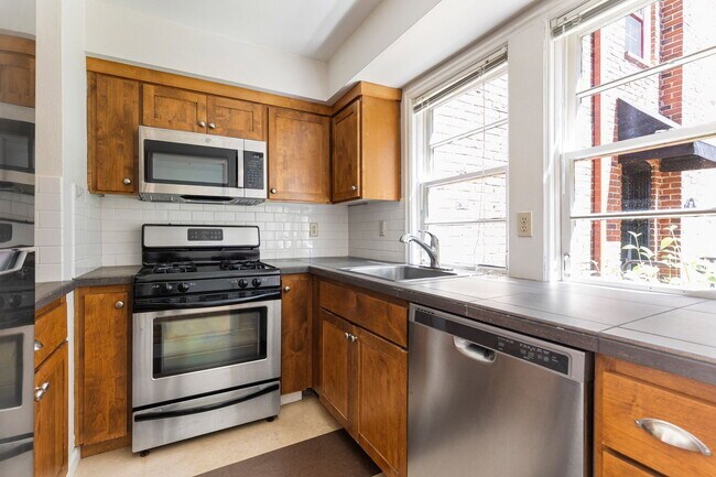 Foto del edificio - 235 NE 61st Ave