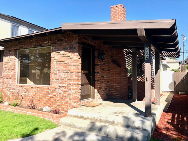 Building Photo - 502 N Maria Ave